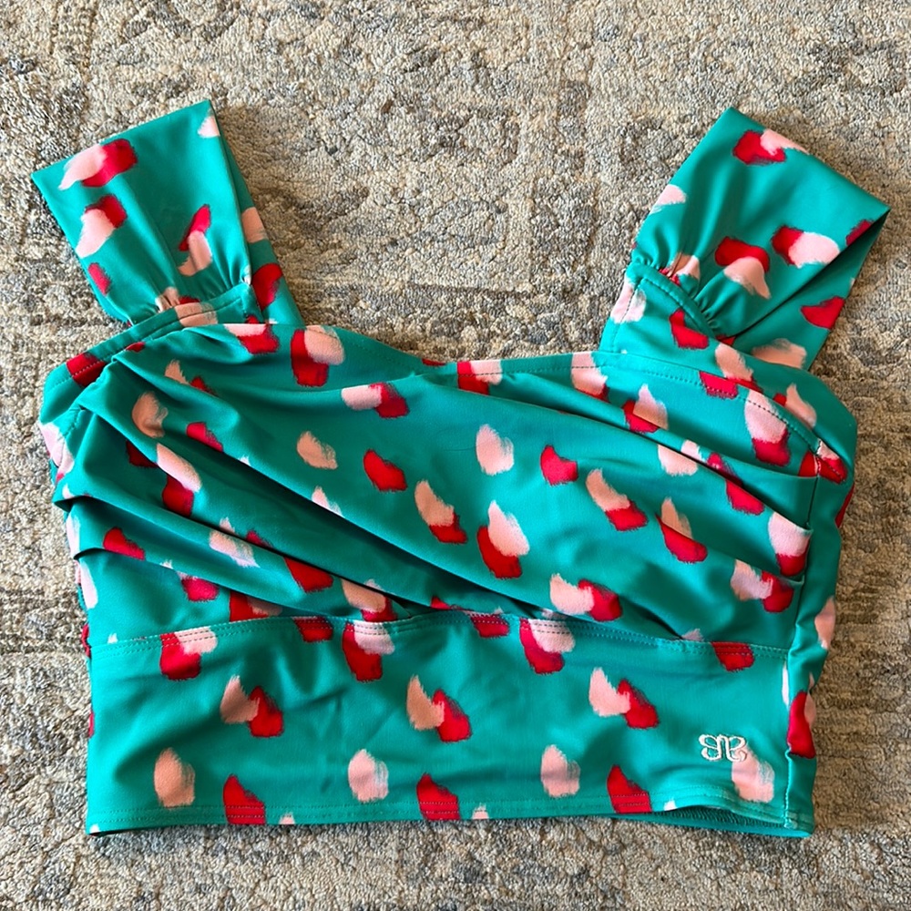 Albion swim crop top size small